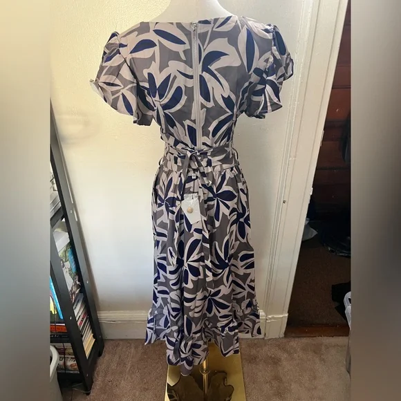 NWT By Egreis Floral 2 piece set Gray and Navy Size L - Picture 6 of 10